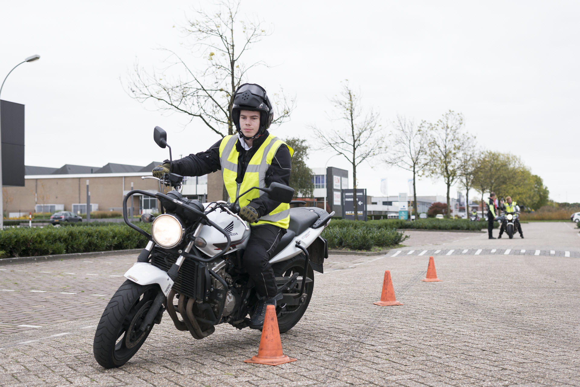 Voertuigbeheersing (AVB) - Motorrijbewijs (A) - Verkeersschool Frits ...